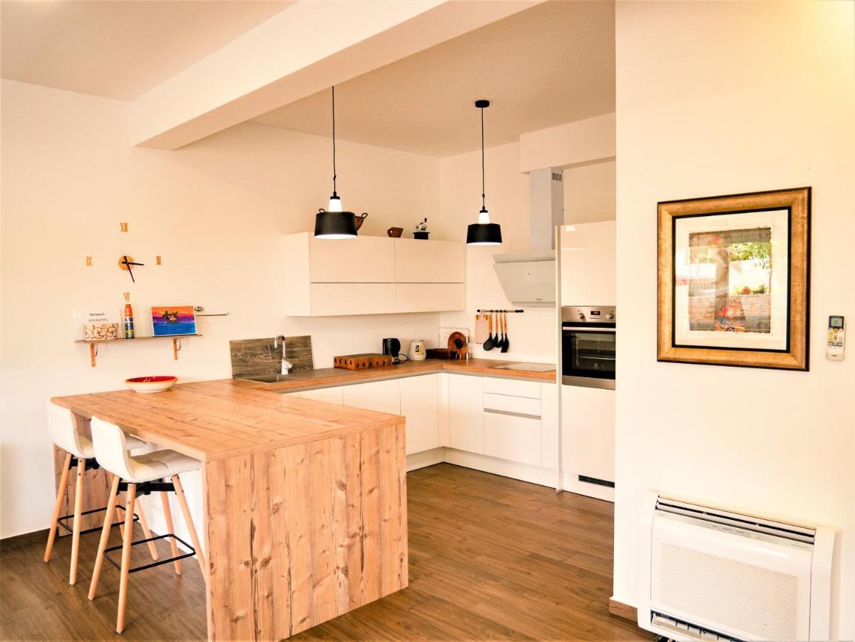 Apartment Sea&Mountain Винерац Екстериор снимка